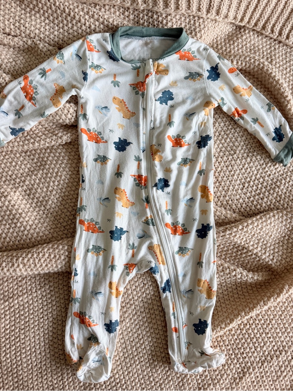 🦕💚 Milkberry Bamboo Dinosaur Zippy Footie | 0–3 Months | Excellent Condition